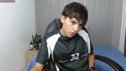 Stiwen online show from March 28, 1:33 pm