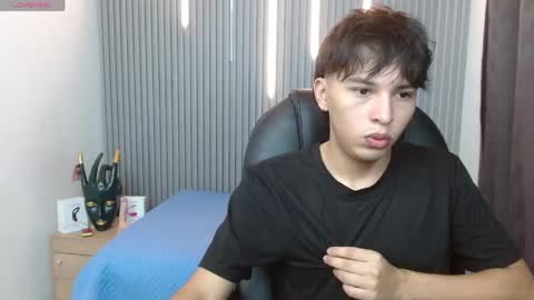 Snapshot of stiwentwink chatting on April 18, 3:16 pm Stiwen online show from April 18, 3:16 pm