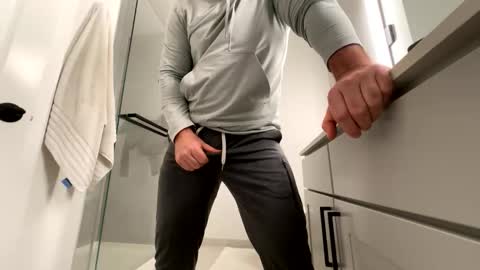 stlhotwifeguy online show from March 7, 6:27 pm