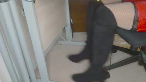 Snapshot of stockings_stockings chatting on May 6, 8:41 am stockings_stockings online show from May 6, 8:41 am