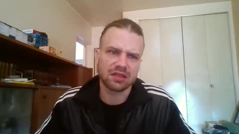 Snapshot of stockingsnfeet chatting on May 7, 9:14 am stockingsnfeet online show from May 7, 9:14 am