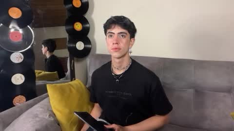 Stolas online show from February 15, 10:50 pm