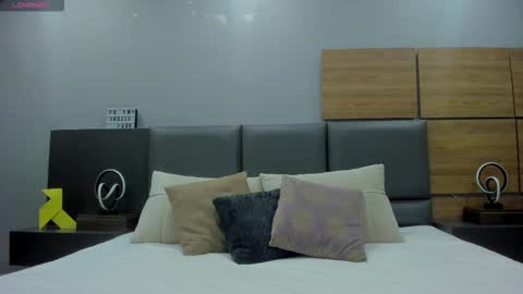 Stone Lee  online show from October 12, 8:41 pm