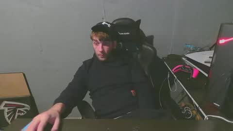 Snapshot of stonedpanda77 chatting on December 30, 8:10 am stonedpanda77 online show from December 30, 8:10 am