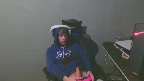 Snapshot of stonedpanda77 chatting on January 11, 7:17 am stonedpanda77 online show from January 11, 7:17 am