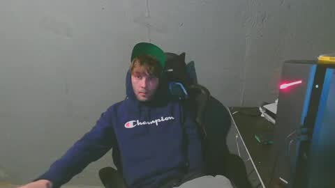 Snapshot of stonedpanda77 chatting on February 2, 6:37 am stonedpanda77 online show from February 2, 6:37 am