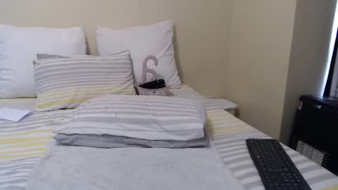 stonefruit76 online show from February 14, 11:40 am