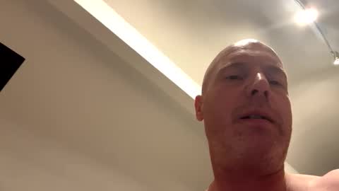 Stoodley22 online show from April 20, 4:32 pm