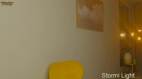 Snapshot of stormi_light chatting on May 17, 7:32 pm Stormi online show from May 17, 7:32 pm