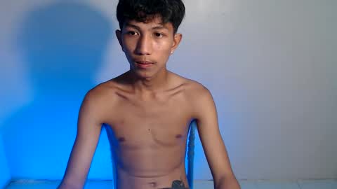 Snapshot of straight_boyx chatting on June 4, 10:32 am straight_boyx online show from June 4, 10:32 am
