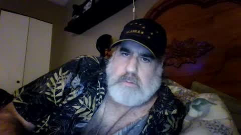 Snapshot of straightbear4you chatting on June 29, 10:15 am Straightbear4you online show from June 29, 10:15 am