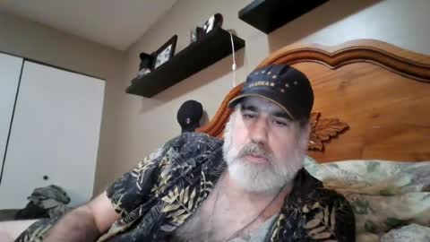 Snapshot of straightbear4you chatting on July 9, 4:16 am Straightbear4you online show from July 9, 4:16 am