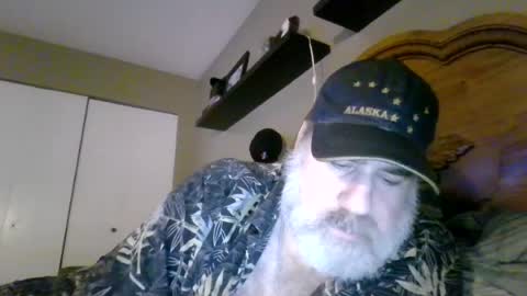 Snapshot of straightbear4you chatting on July 11, 9:01 am Straightbear4you online show from July 11, 9:01 am