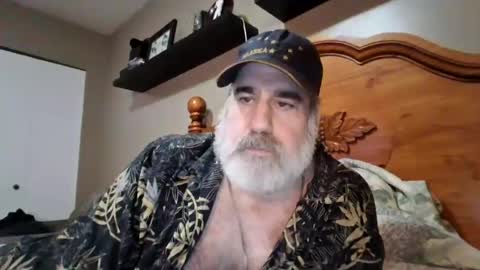 Snapshot of straightbear4you chatting on July 16, 7:47 am Straightbear4you online show from July 16, 7:47 am