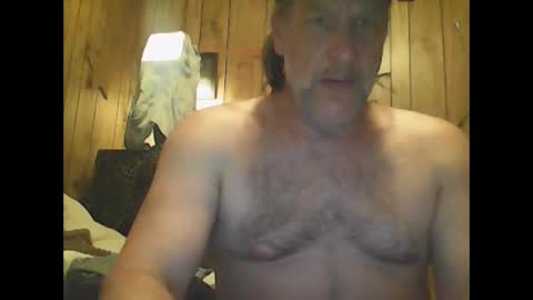 Snapshot of straightmaletouse chatting on April 21, 5:36 am straightmaletouse online show from April 21, 5:36 am