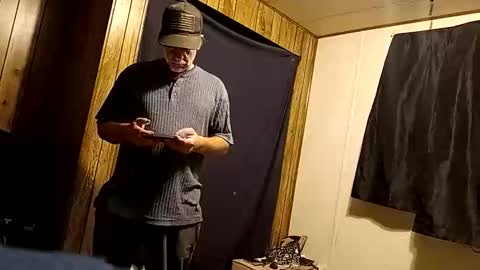 straighttoy online show from November 25, 8:14 am