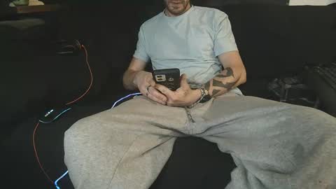 straitpipermann22 online show from October 31, 6:14 am