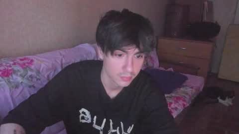Snapshot of stralght_twinks chatting on June 15, 12:46 am Ray online show from June 15, 12:46 am