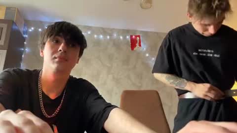 Snapshot of stralght_twinks chatting on June 17, 9:56 am Ray online show from June 17, 9:56 am