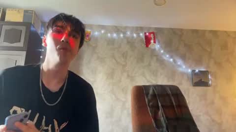 Snapshot of stralght_twinks chatting on June 22, 10:23 am Ray online show from June 22, 10:23 am