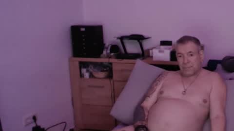 Snapshot of stranger1966 chatting on February 10, 9:30 pm Stranger online show from February 10, 9:30 pm