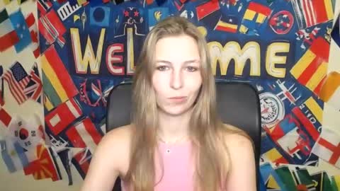 Snapshot of stranger_giirl chatting on July 13, 6:16 am Amalia online show from July 13, 6:16 am