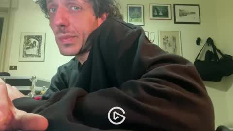 Snapshot of stratocasterluigi chatting on January 18, 4:10 pm jizzers online show from January 18, 4:10 pm