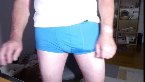 Snapshot of stratsh00ter chatting on October 8, 7:17 am stratsh00ter online show from October 8, 7:17 am