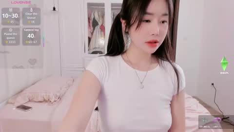 strawberry_loveee online show from October 16, 5:30 am