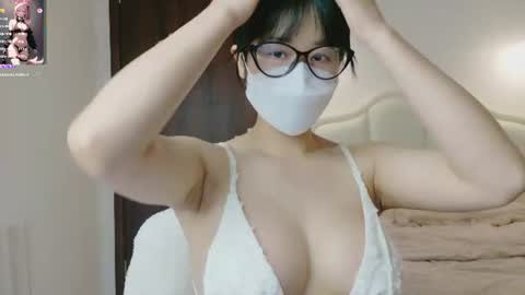 strawberry_loveee online show from July 15, 1:55 am