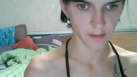 Snapshot of strawberry_storm chatting on September 29, 8:35 pm Strawberry Storm online show from September 29, 8:35 pm