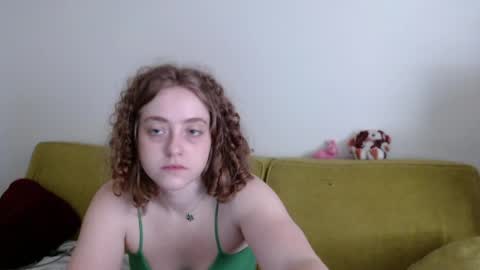 Snapshot of strawberrylotsacake chatting on April 29, 2:43 pm Strawberrylotsacake online show from April 29, 2:43 pm