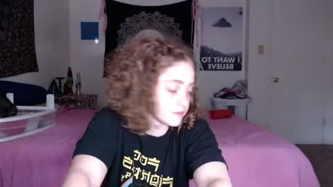 Snapshot of strawberrylotsacake chatting on May 2, 6:24 pm Strawberrylotsacake online show from May 2, 6:24 pm