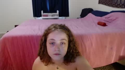 Snapshot of strawberrylotsacake chatting on July 2, 6:47 pm Strawberrylotsacake online show from July 2, 6:47 pm