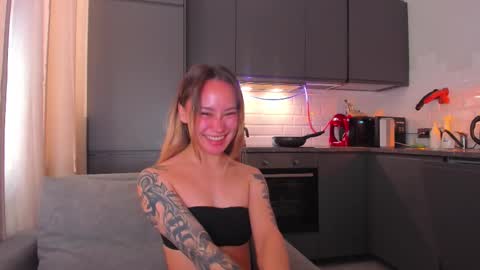 Tati and Lola online show from September 29, 1:05 pm