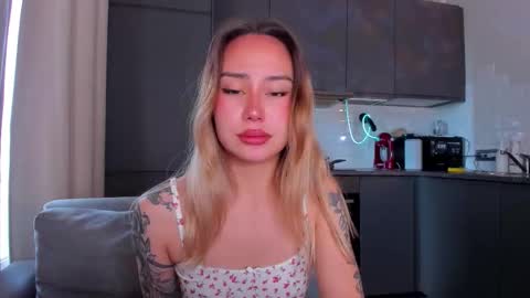 Tati and Lola online show from October 18, 10:38 am