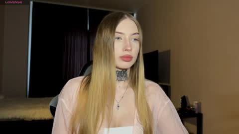 Snapshot of streis_mua chatting on April 7, 12:27 pm Streis open pvt online show from April 7, 12:27 pm