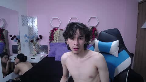 Nikolas And Sophia online show from December 2, 12:18 pm