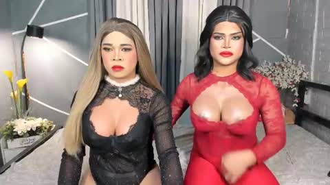 Snapshot of strip_me_baby chatting on June 15, 3:42 am Stacy online show from June 15, 3:42 am