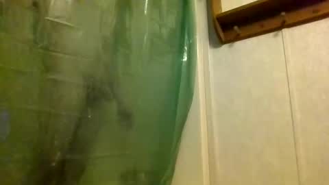 Snapshot of strokesforyou_ chatting on December 17, 4:40 am strokesforyou_ online show from December 17, 4:40 am