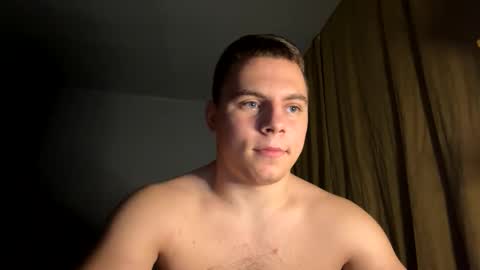 Snapshot of strong_baby chatting on November 11, 9:59 pm Strong Baby online show from November 11, 9:59 pm