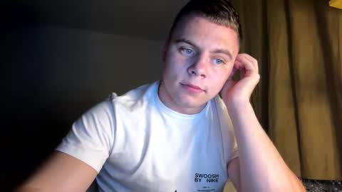 Snapshot of strong_baby chatting on November 23, 6:52 pm Strong Baby online show from November 23, 6:52 pm