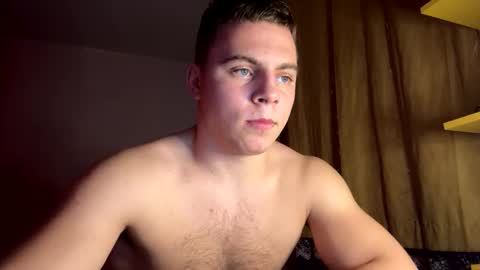 Snapshot of strong_baby chatting on November 29, 6:33 pm Strong Baby online show from November 29, 6:33 pm