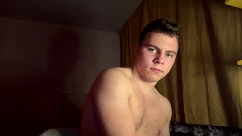 Snapshot of strong_baby chatting on December 1, 7:41 pm Strong Baby online show from December 1, 7:41 pm