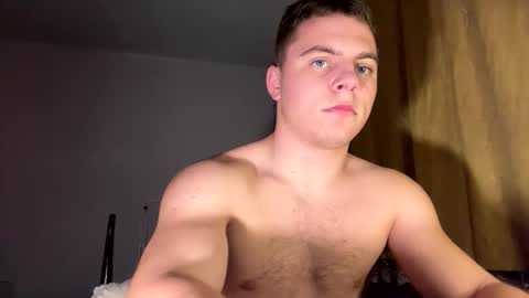 Snapshot of strong_baby chatting on December 2, 9:54 pm Strong Baby online show from December 2, 9:54 pm