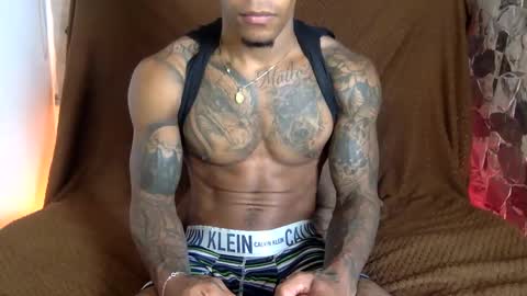 Snapshot of strong_blackboy chatting on February 1, 4:55 am strong blackboy online show from February 1, 4:55 am