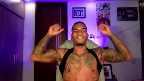 Snapshot of strong_blackboy chatting on February 14, 3:03 am strong blackboy online show from February 14, 3:03 am