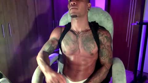 Snapshot of strong_blackboy chatting on March 8, 9:24 am strong blackboy online show from March 8, 9:24 am