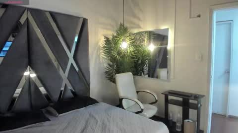 Snapshot of strong_girl_ chatting on March 2, 10:55 am Alexa online show from March 2, 10:55 am