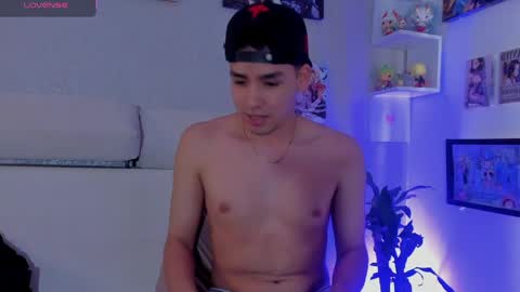 Snapshot of strong_rock69 chatting on April 15, 3:52 pm strong_rock69 online show from April 15, 3:52 pm